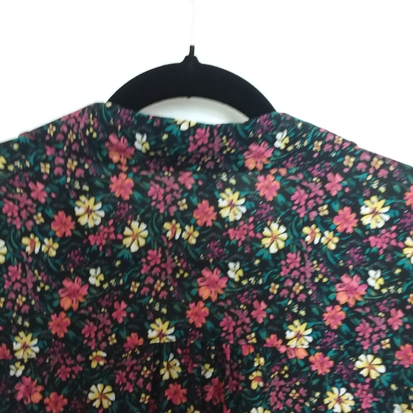 BP Ladies Top - Picture 5 of 7